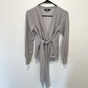 The north face women’s RTO wrap grey jacket yoga Pilates outdoors